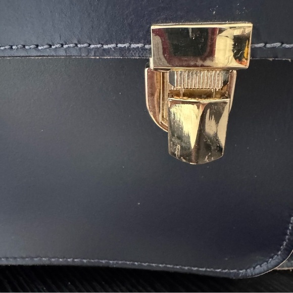 Mark and Graham Navy Leather Messenger Bag Work Travel Crossbody - Picture 12 of 13